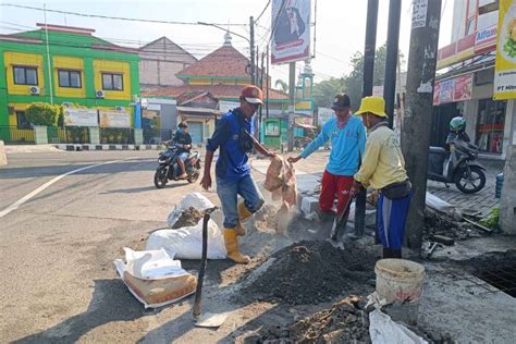 Pemkot Mulai Perbaikan Sarpras Di Sekitar GOR Dimyati