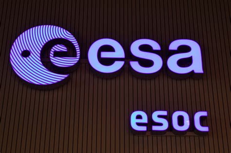 Espace : l'agence spatiale européenne prévoit deux missions avec SpaceX