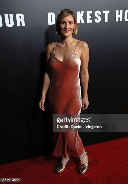 Hot Sexy Sarah Solemani Bikini Pics