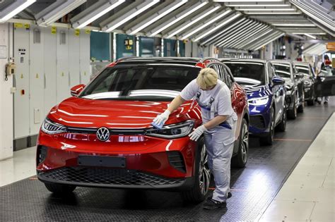 La fábrica portuguesa de Volkswagen paraliza su producción dos meses y