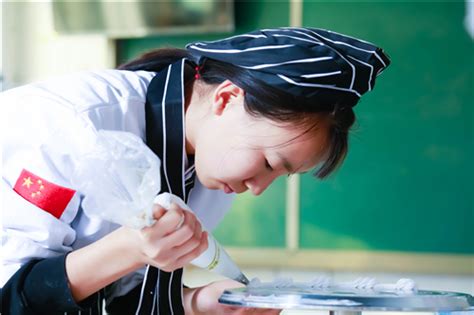 女生学西点，先天优势助发展！行业新闻哈尔滨新东方烹饪学校