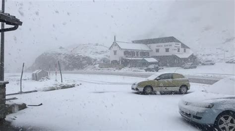 La Nieve Regresa Al Pirineo Y Obliga Al Uso De Cadenas En Los Pasos De