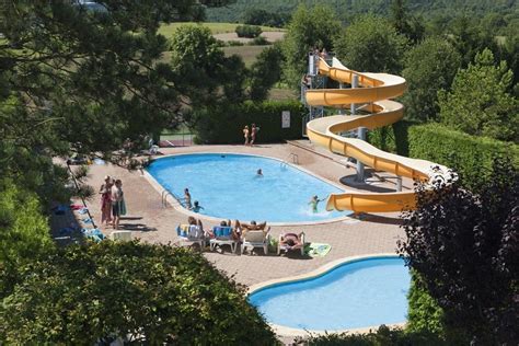 Camping Jura Beauregard avec parc aquatique Région des lacs