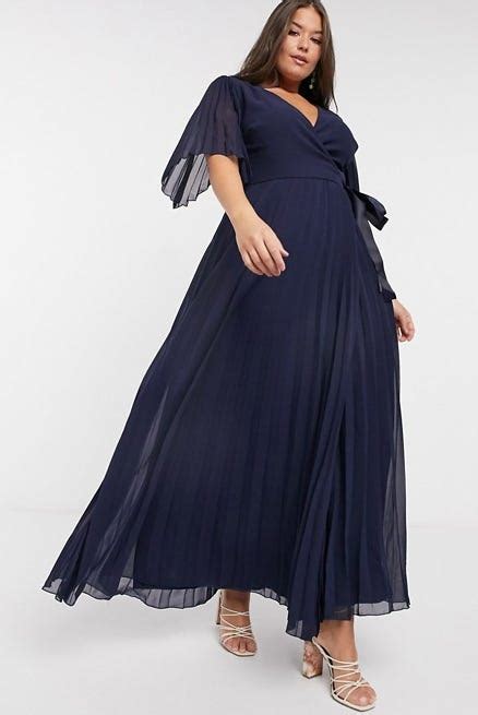 16 Most Flattering Plus Size Maxi Dresses For Summer 2021