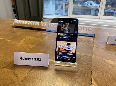 Samsung Galaxy A52/A52 5G Hands on: New Midrange Phone More Inspired by
