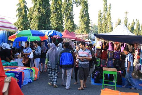 Surga Belanja Di Jogja Kemahiran Menawarmu Diuji Joglo Wisata