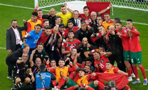 Les Marocains C L Brent Leur Victoire En Coupe Du Monde Contre Le