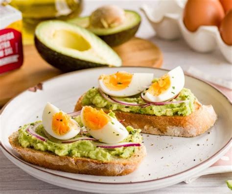 Como fazer avocado toast a torrada que é febre nas cafeterias HZ