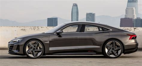 Audi E-Tron GT Concept Breaks Cover With 590 HP And 400 KM Range