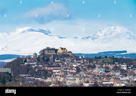 Stirling Castle Snow Hi Res Stock Photography And Images Alamy