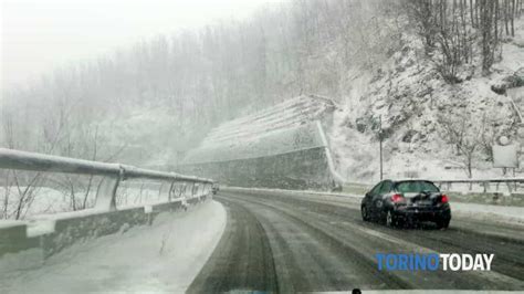 Chiusa L Autostrada Torino Bardonecchia Frejus Incidenti Con Tir Di