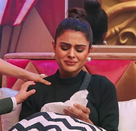 Bigg Boss Priyanka Chahar Choudhary Breaks Down Angry Fans Slam