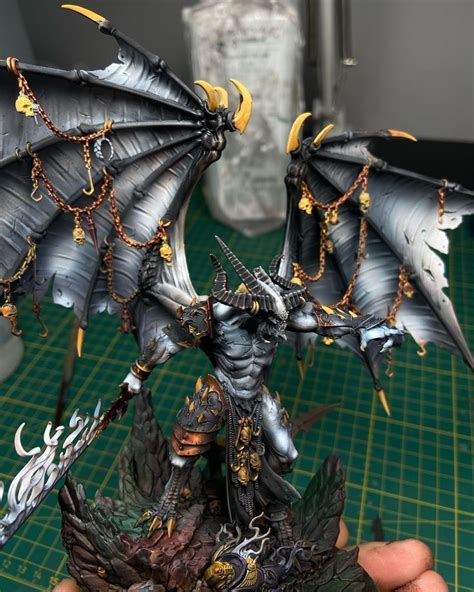 Pin by Evan . on miniatures | Chaos daemons, Warhammer 40k miniatures ...