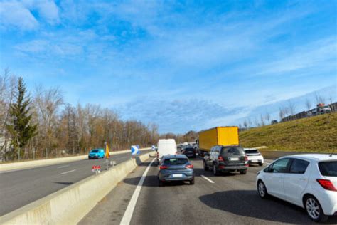 Week End De P Ques Des Gros Bouchons Sur Les Routes Partout En France