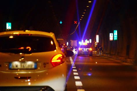 Lecco Lavori In Galleria Superstrada Chiusa Di Notte