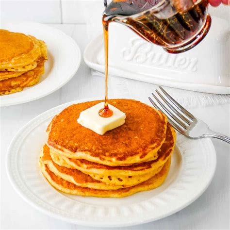 Johnny Cakes {Cornmeal Pancakes} - Julie's Eats & Treats