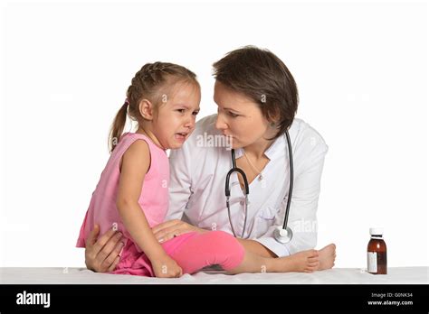 Doctor Baby Cry Hi Res Stock Photography And Images Alamy