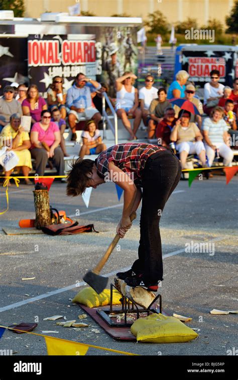 Lumberjack competition hi-res stock photography and images - Alamy