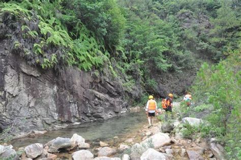 清凉一夏 溯溪漂流 龙王山峡谷溯溪 感受漂流魅力龙王山溯溪峡谷新浪新闻