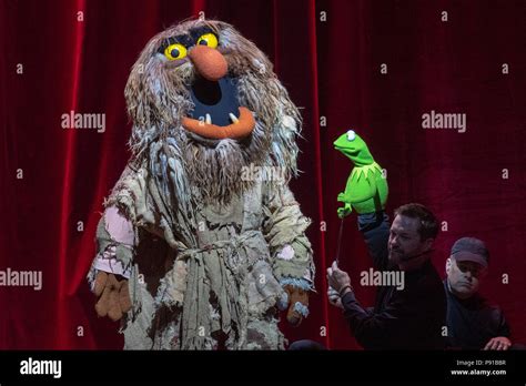 The O2 Arena Uk 13th July 2018kermit And Sweetums At The Muppets