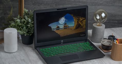 Turul Magazinelor 530 Două laptopuri de gaming Core i7 bărcuță