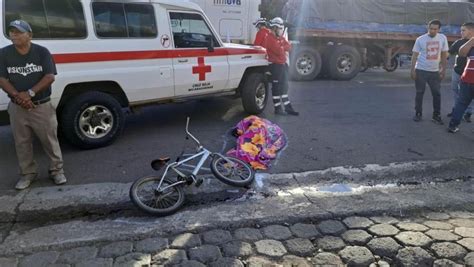 Ciclista muere arrollado por autobús cuando se dirigía hacia su trabajo