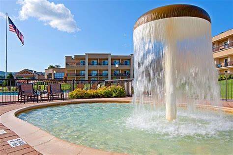 Lake George Accommodations at Holiday Inn Resort: View Our Amenities