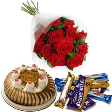 Red Rose Bouquet With Chocolates at Rs 1200/piece | गुलाब का गुलदस्ता ...