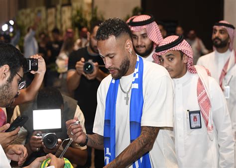 Neymar Recibido Como H Roe En Arabia Saudita Diario Deportes El