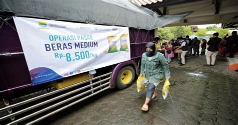 Operasi Pasar Murah Beras Di Kota Bandung Rp8 500 Per Kg K Lite FM