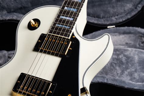 Gibson Custom Shop Les Paul Custom Alpine White Guitarpoint