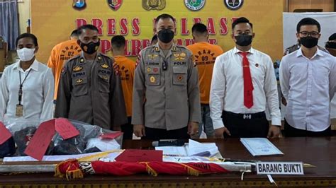 4 Mahasiswa Jadi Tersangka Insiden Penurunan Paksa Bendera Merah Putih