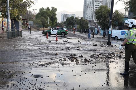 Rotura De Matriz Provoca Inundaci N En Sector De Cerro Blanco