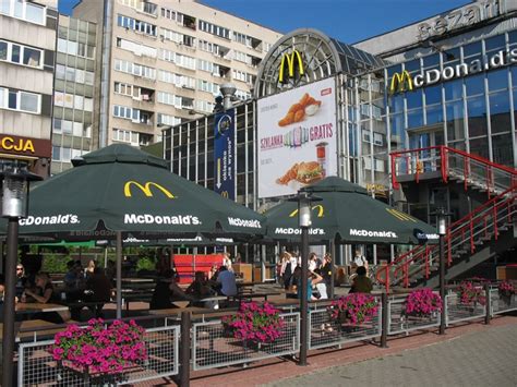 Pierwszy Mcdonald S W Polsce R G Marsza Kowskiej I Wi Tokrzyskiej