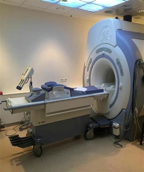 T Tesla Ge Signa Excite T Mri Machine At Rs In