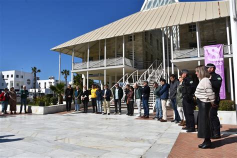 Punta Umbr A Guarda Un Minuto De Silencio Por Las V Ctimas Del M