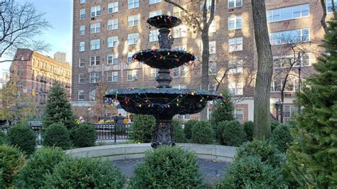 Jackson Square Highlights : NYC Parks