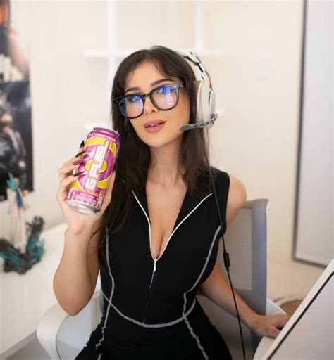 Lia On Twitter Rt Gfuelenergy 🥳 Everyone Sssniperwolf Has