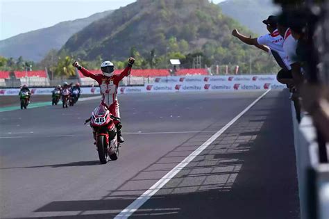 1 2 FOR ASTRA HONDA Idemitsu FIM Asia Road Racing Championship