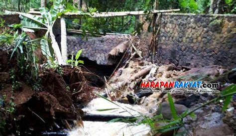 Bendungan Irigasi Di Panumbangan Ciamis Jebol Hektaran Sawah Dan Kolam