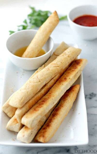 Easy Garlic Parmesan Breadsticks With Garlic Dipping Sauce Diethood