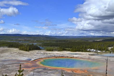 Yellowstone National Park Information — North Yellowstone Lodge & Hostel