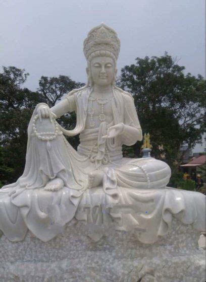 White Marble Buddha Statue Hand Carved Sculpture