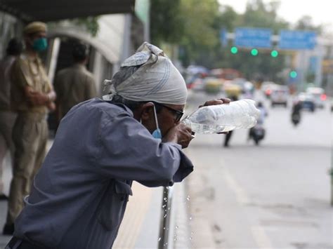 Delhi Witnesses First Heat Wave Of 2021 Temperature In National Capital Soars To 43 Degrees