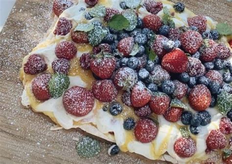 Pavlova De Frutos Vermelhos Com Manga Receita Por Paula Dos Santos Silva Cookpad