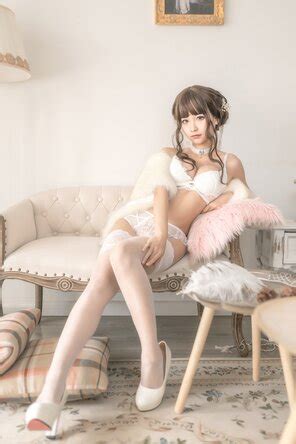 Chunmomo 蠢沫沫 毛披肩 Chunmomo 蠢沫沫 毛披肩 9 Porn Pic