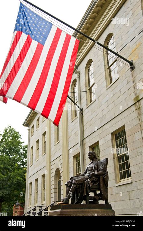 Harvard university hi-res stock photography and images - Alamy