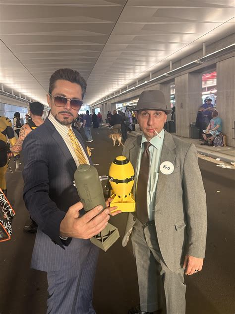 Oppenheimer cosplay at NY Comic-Con : r/OppenheimerMovie