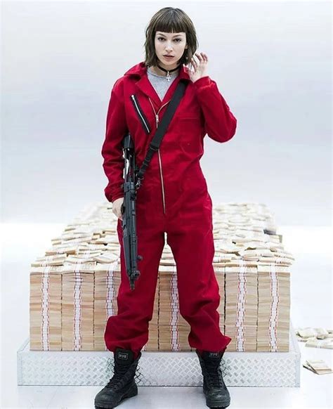 Efecto Tokio Todas Quieren El Look De Úrsula Corberó En La Casa De Papel Infobae