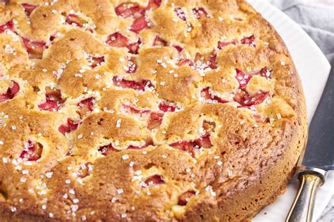 Rhubarb Cake Recipe For Easy And Moist Cake With Rhubarb